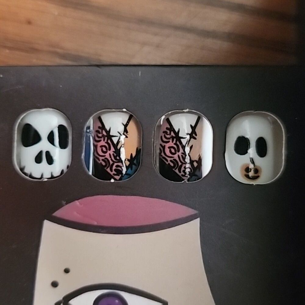 Lot Of 8 24pcs NMBC Halloween False Nail Medium Press on Nail Art Jack Sally New - Picture 2 of 3